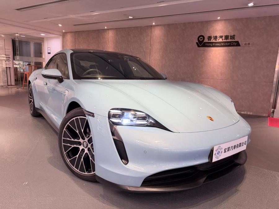 PORSCHE Taycan