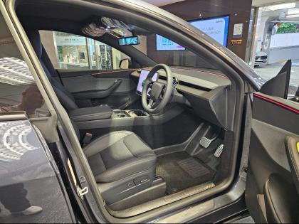 MODEL Y RWD - Image 3
