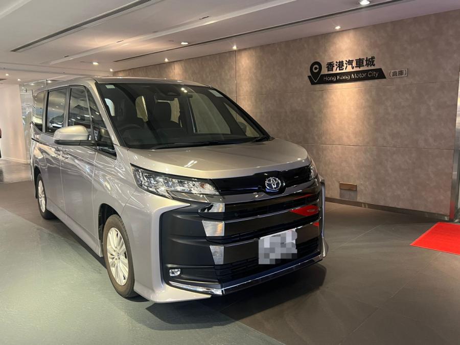 TOYOTA NOAH 90 DELUXE