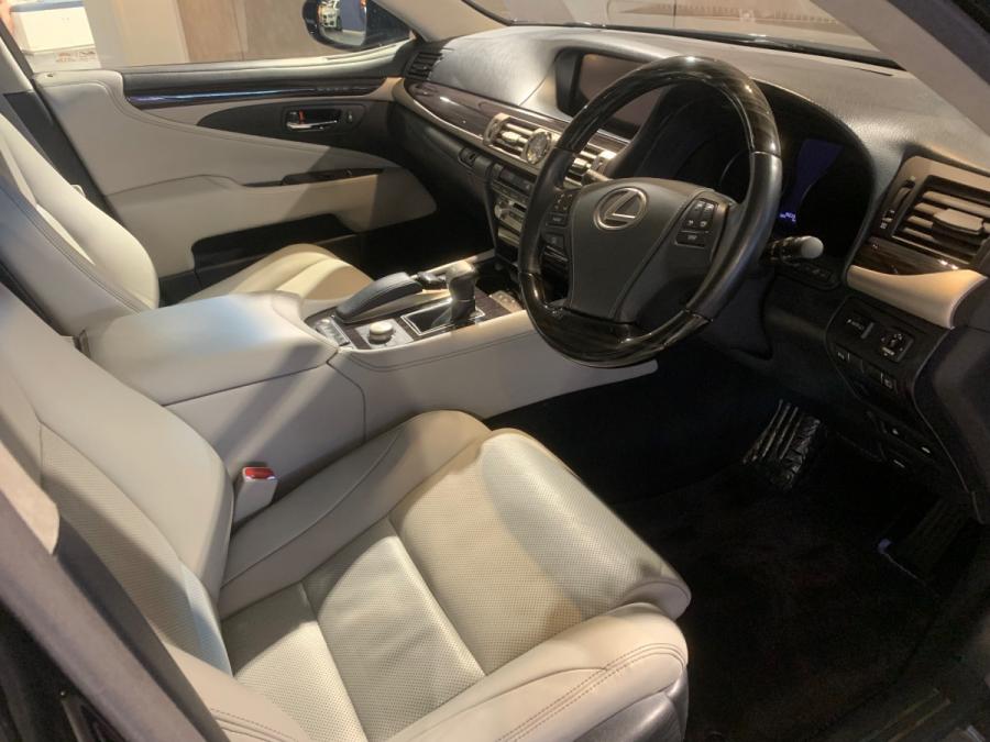 LS460 (L5) LWB - Image 3