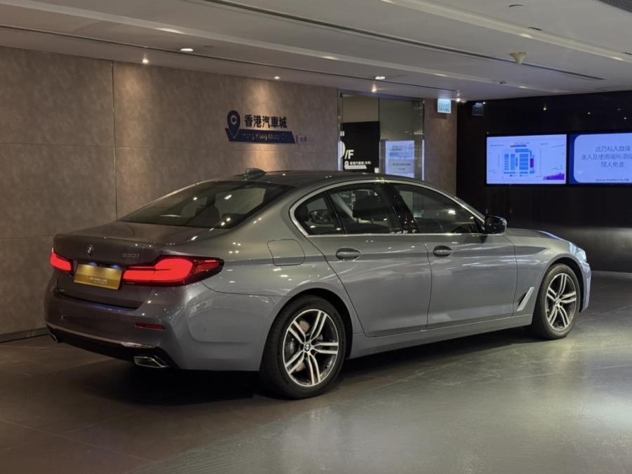 530i - Image 3