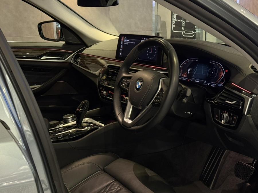 530i - Image 5