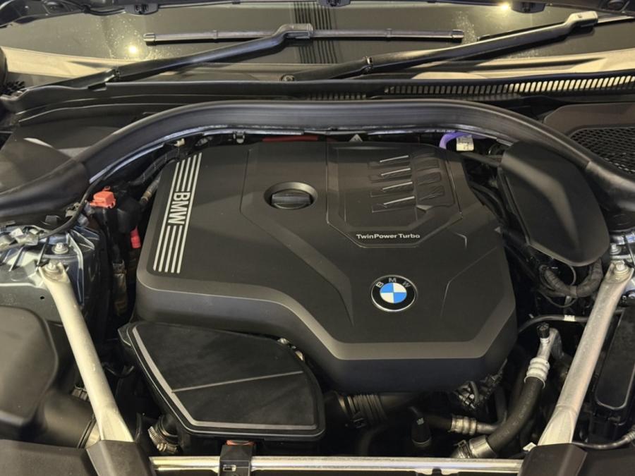 530i - Image 9