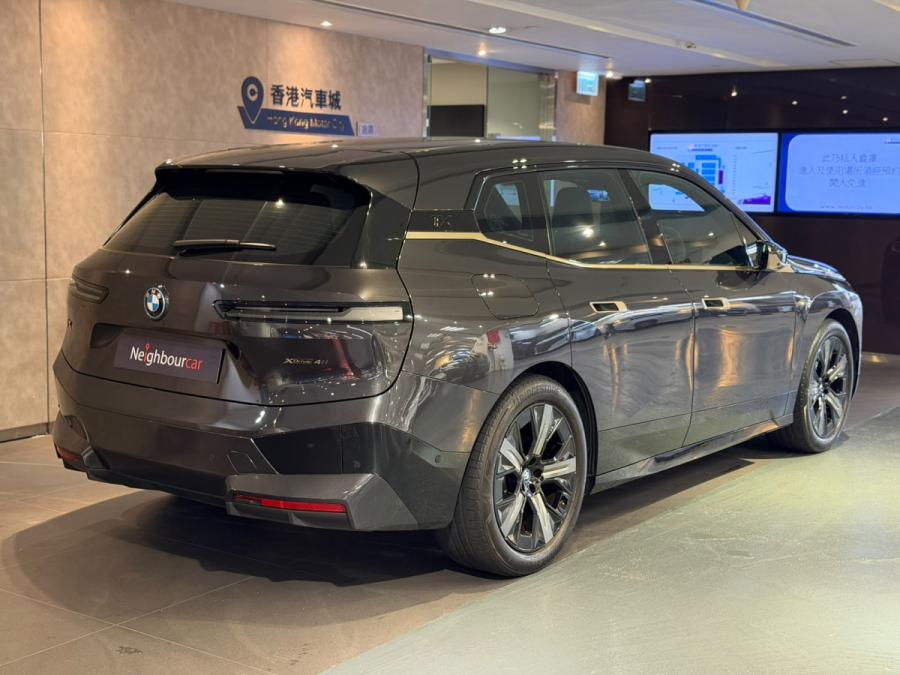 IX xDrive40 - Image 2