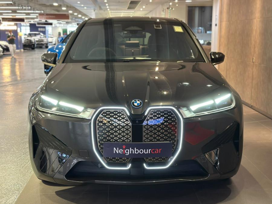 IX xDrive40 - Image 3