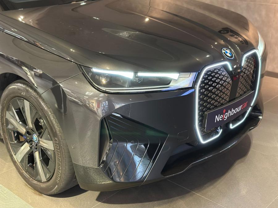 IX xDrive40 - Image 4