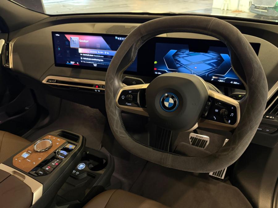 IX xDrive40 - Image 8