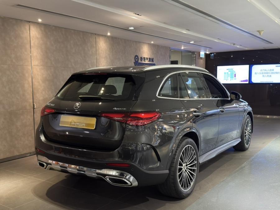 GLC300 4MATIC - Image 2