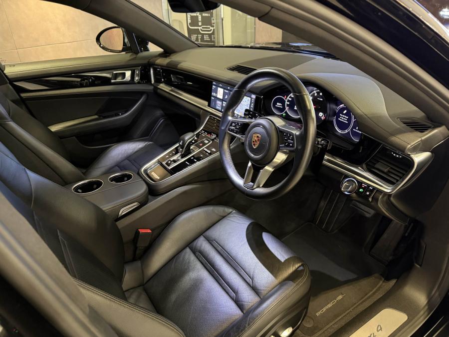 PANAMERA 4 - Image 3