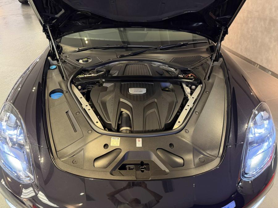 PANAMERA 4 - Image 2