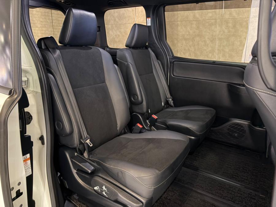 NOAH HYBRID WXB MODELLISTA - Image 8