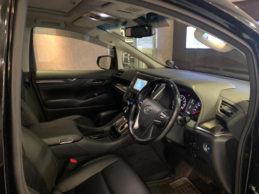 VellFire 3.5 V6 - Image 3