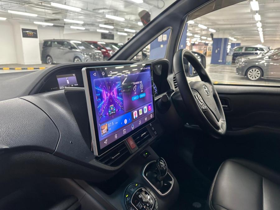 Voxy Hybrid 1.8 - Image 2