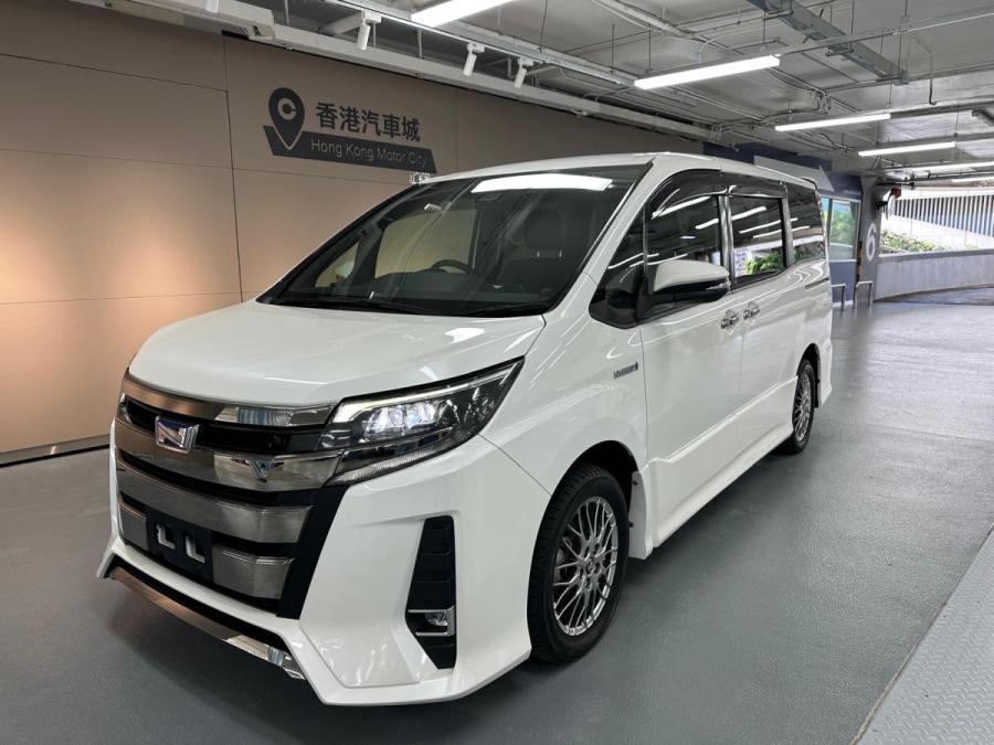 TOYOTA NOAH HYBRID 1.8 WXB