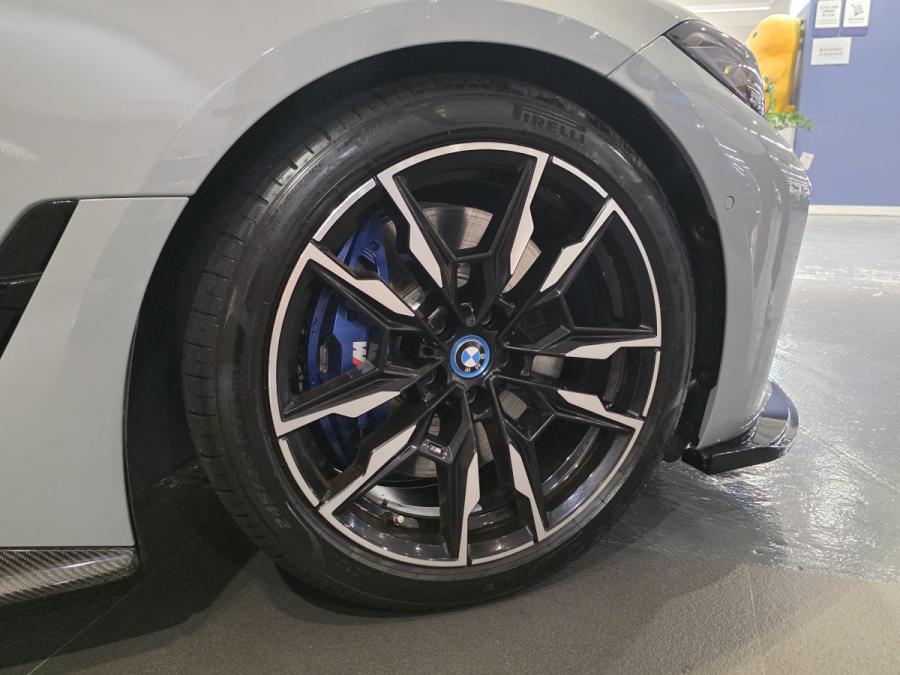 I4 M50 GRAN COUPE - Image 9