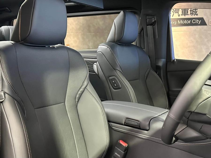 Alphard 2.5 Z - Image 4