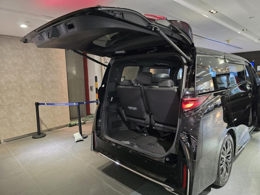 VELLFIRE 2.5 HYBRID - Image 4