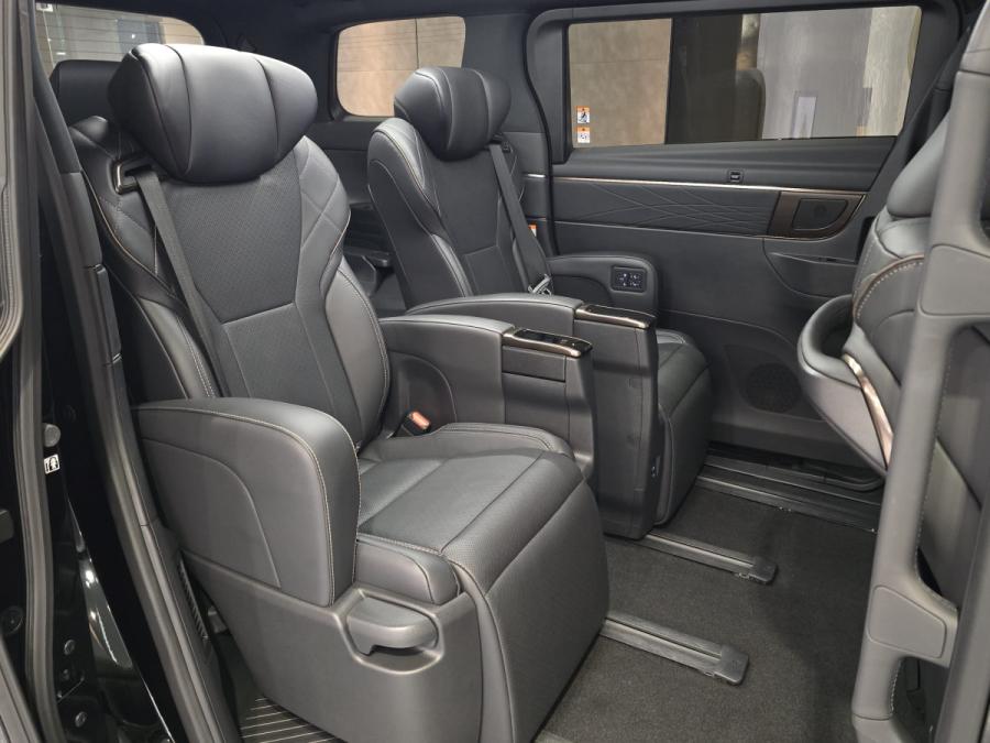 VELLFIRE 2.5 HYBRID - Image 5