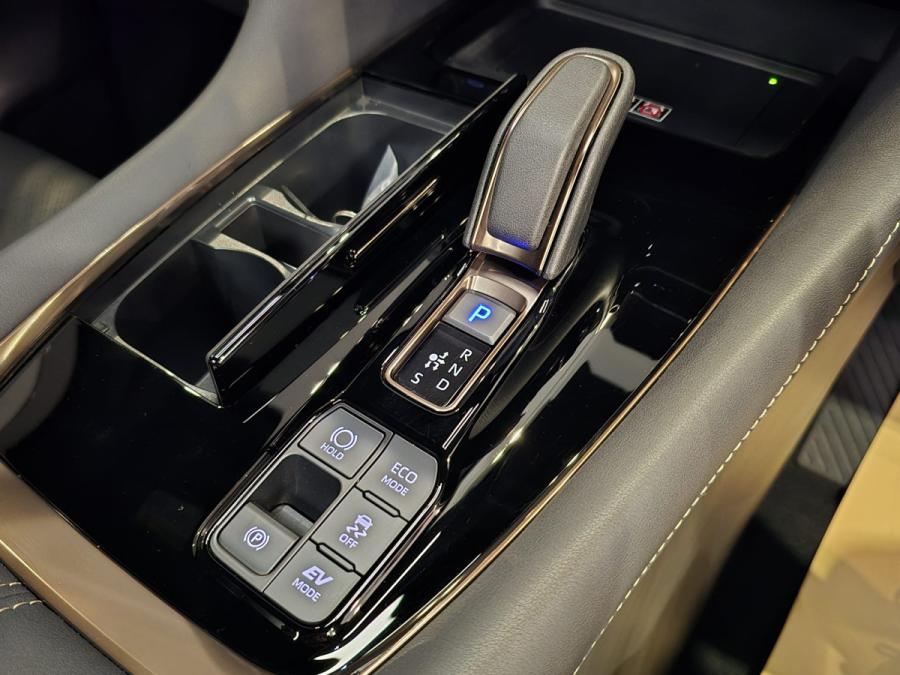 VELLFIRE 2.5 HYBRID - Image 6