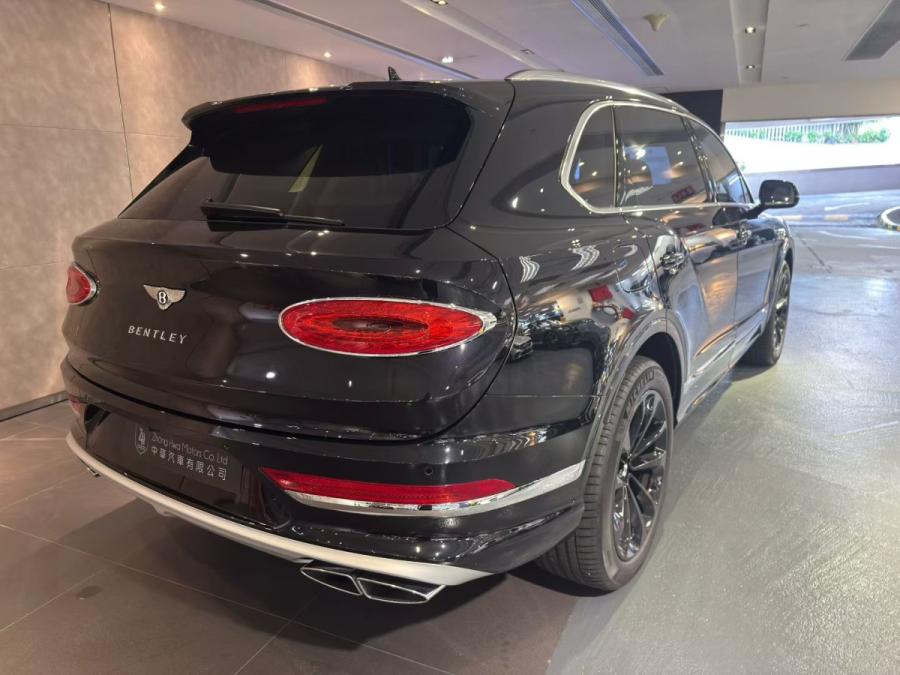 Bentayga V8 EWB - Image 3