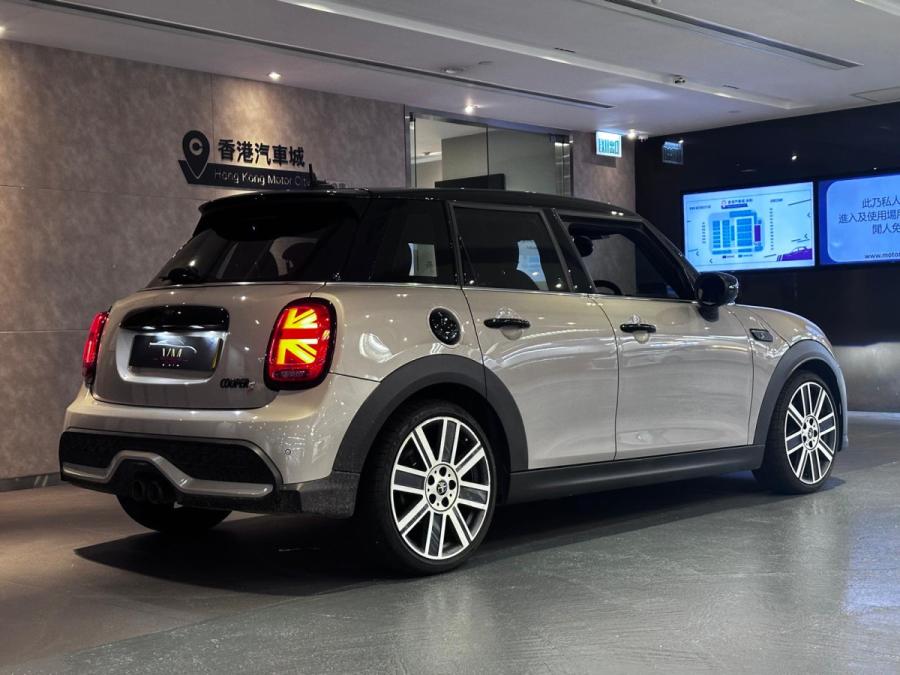 Mini Copper S 5-Door (F55) - Image 2
