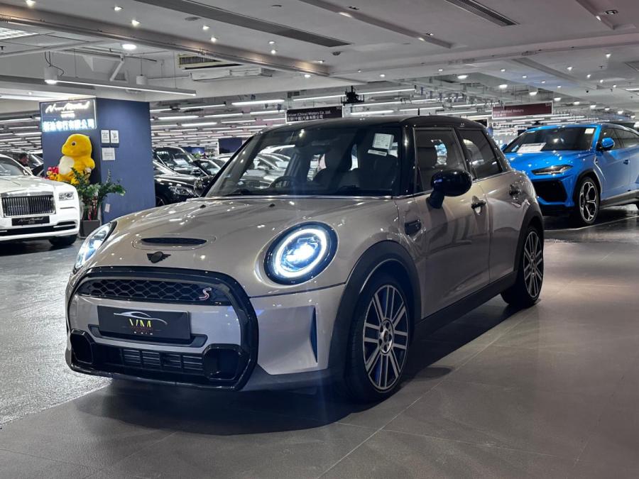 Mini Copper S 5-Door (F55) - Image 4
