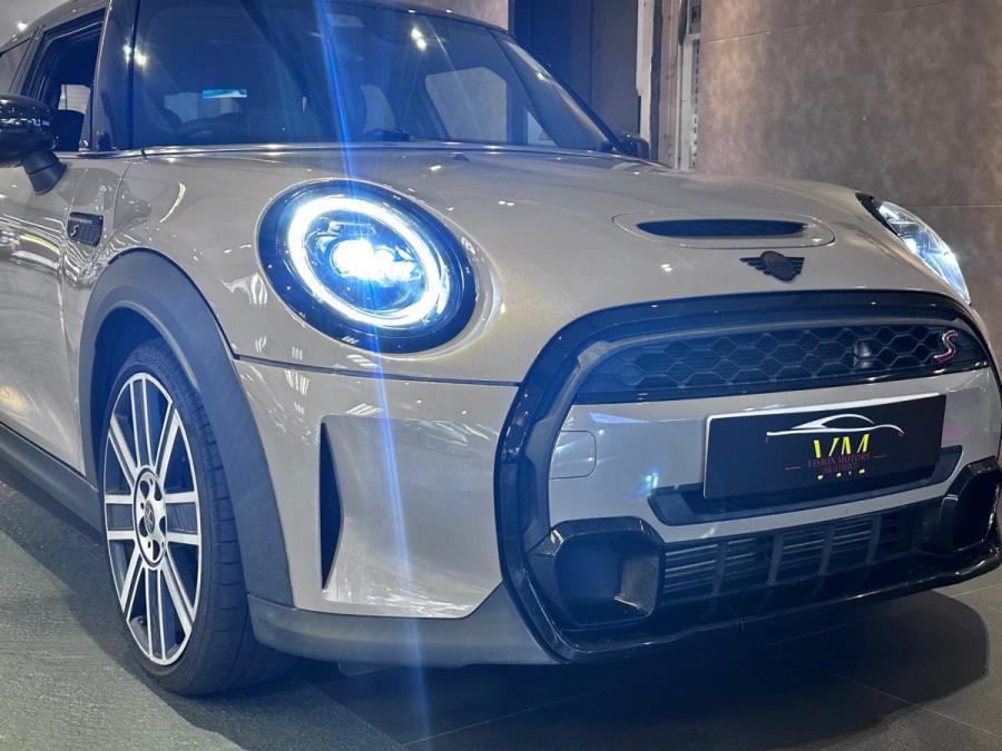 Mini Copper S 5-Door (F55) - Image 6