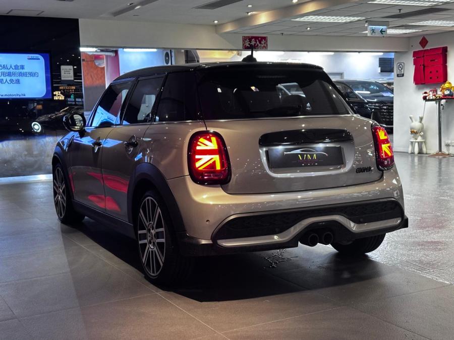 Mini Copper S 5-Door (F55) - Image 3