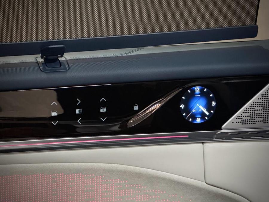009 AWD - Image 12