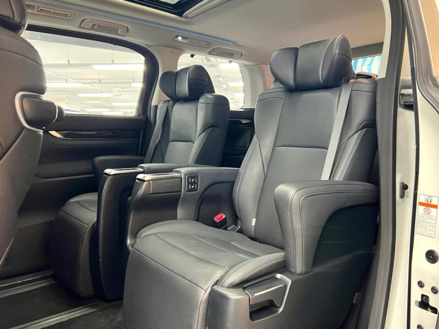Alphard 3.5SC - Image 9