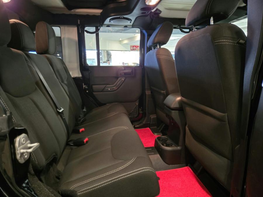 WRANGLER UNLIMITED SAHARA - Image 4