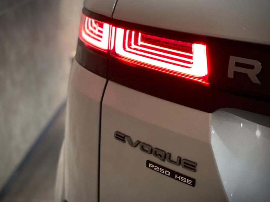 Evoque P250 R-DYN HSE - Image 3