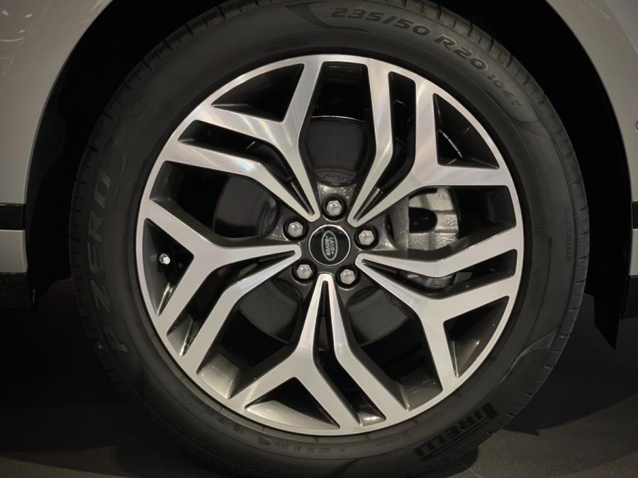 Evoque P250 R-DYN HSE - Image 4