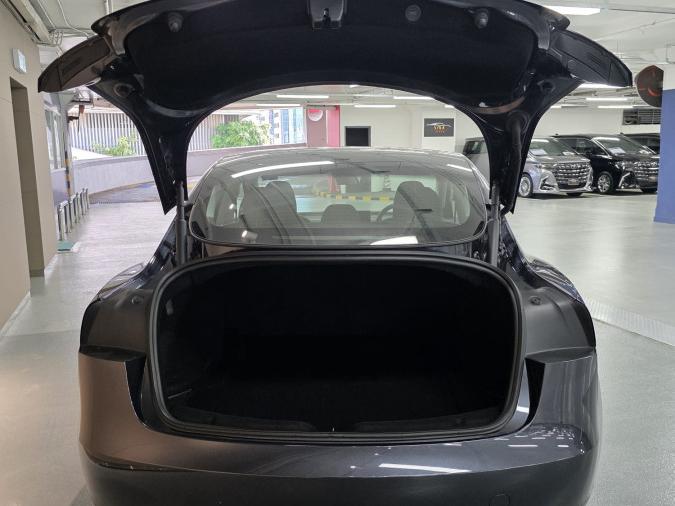 Model 3 RWD - Image 3