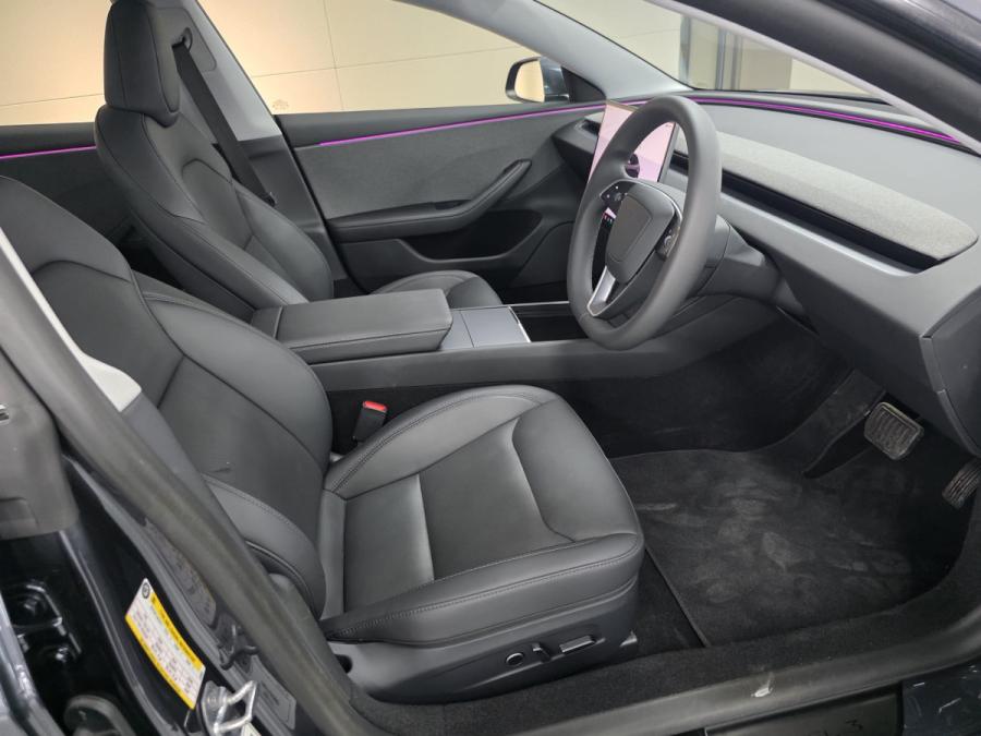 Model 3 RWD - Image 4