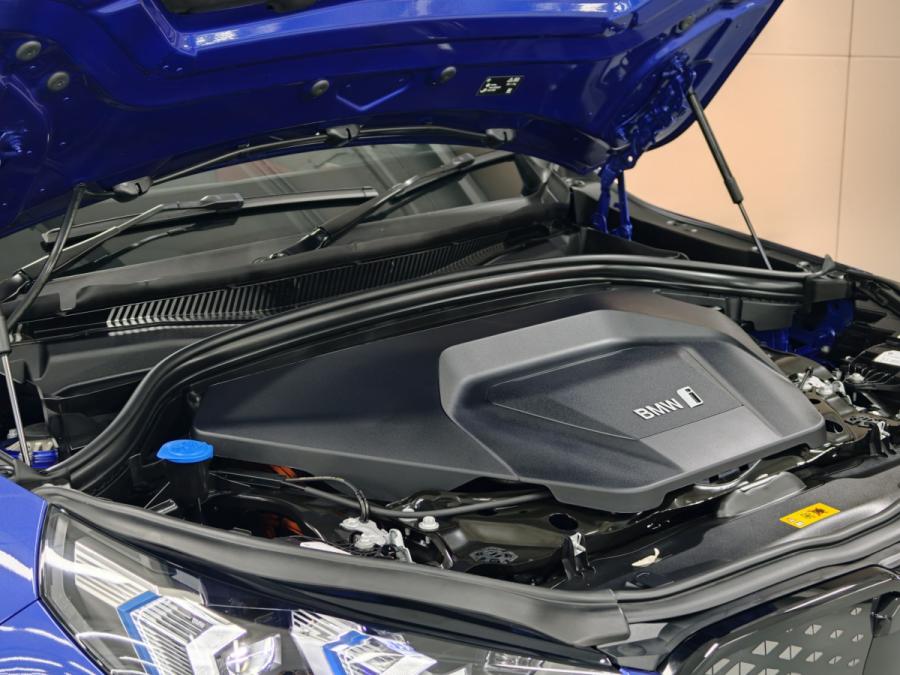 IX2 EDRIVE20 M SPORT EDITION (U10) - Image 7