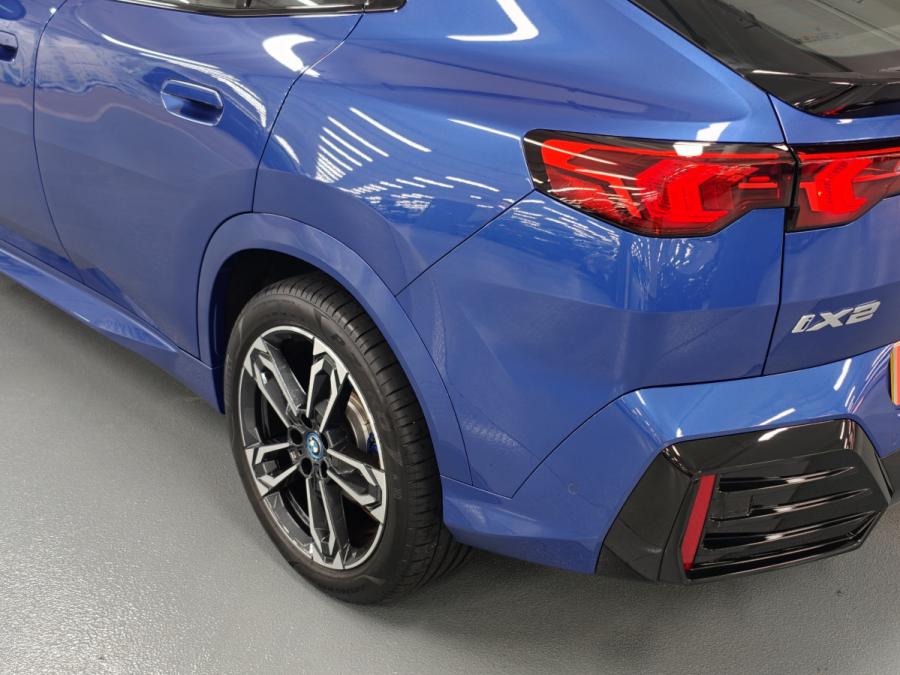 IX2 EDRIVE20 M SPORT EDITION (U10) - Image 9