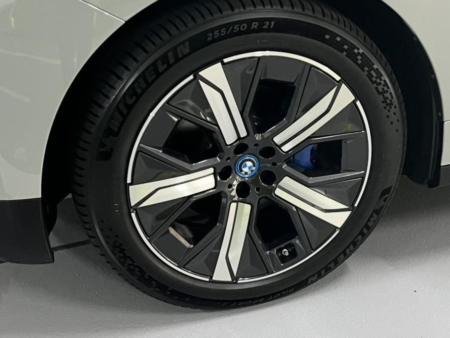 IX XDRIVE40 - Image 6