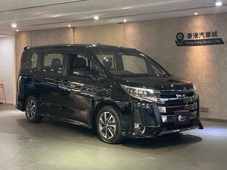TOYOTA Noah (Deluxe)
