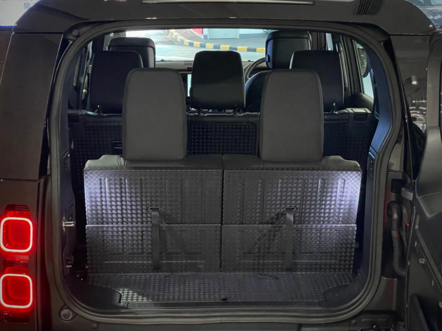 DEFENDER 90 P300 HSE - Image 9