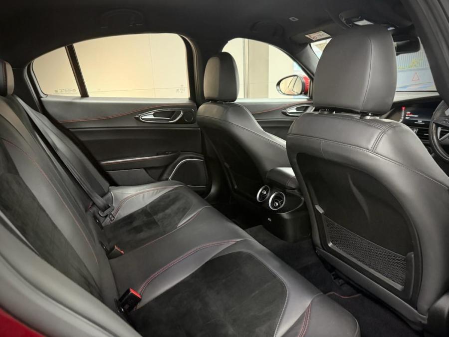 Giulia Quadrifoglio - Image 21
