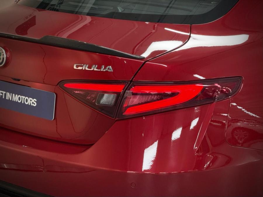 Giulia Quadrifoglio - Image 7