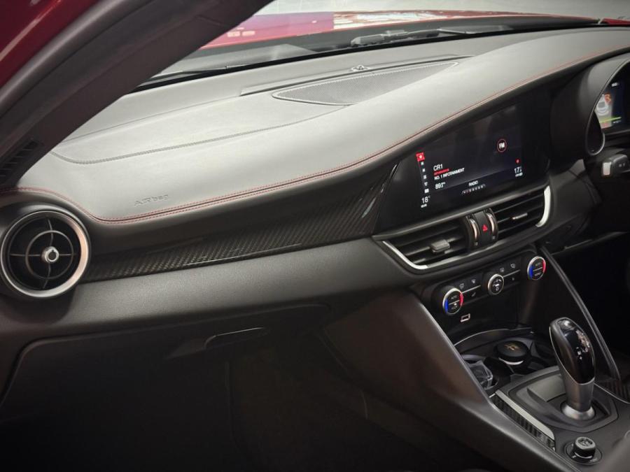 Giulia Quadrifoglio - Image 15