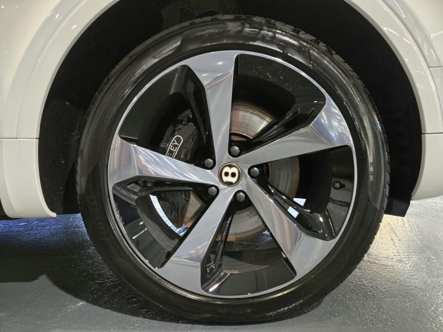 Bentayga V8 - Image 5
