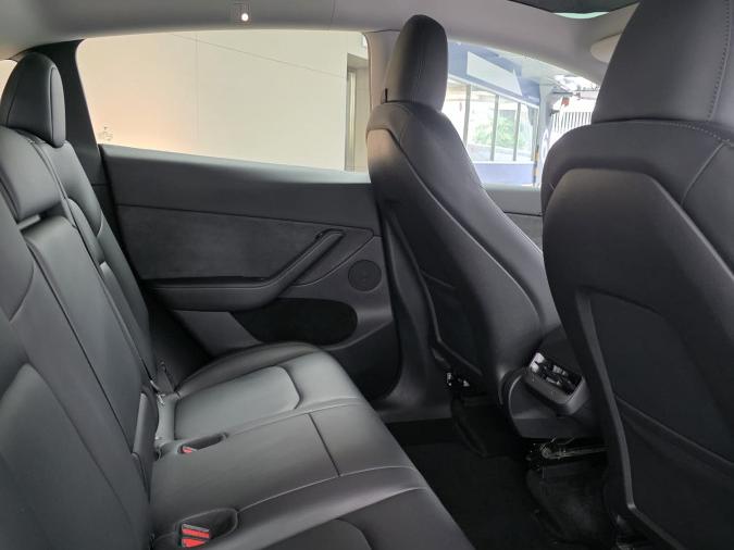 MODEL Y RWD - Image 7