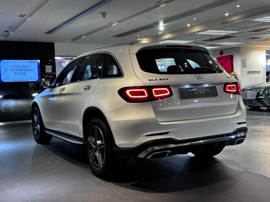 GLC300 4Mitic  AMG FL (X253) - Image 3