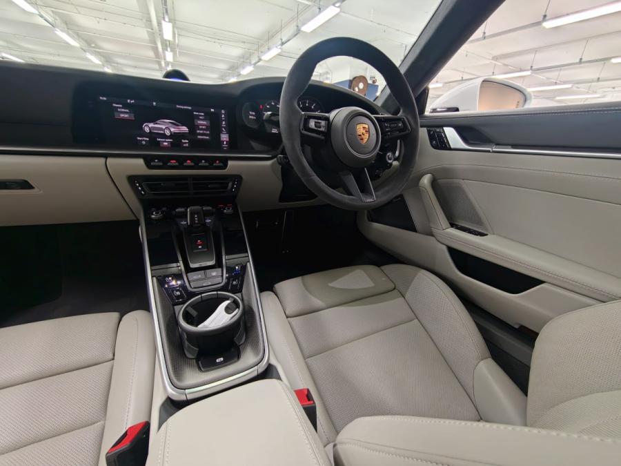 911 992 CARRERA 4S - Image 17