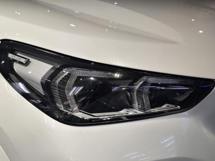 IX1 XDRIVE30 M SPORT - Image 4