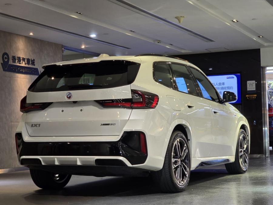 IX1 XDRIVE30 M SPORT - Image 3