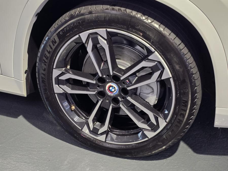 IX1 XDRIVE30 M SPORT - Image 16